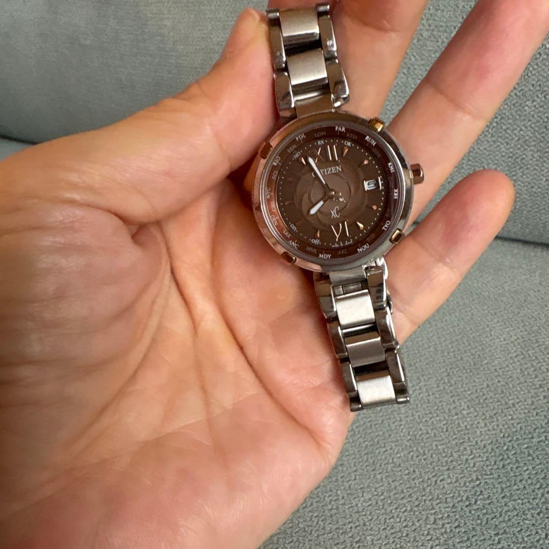 うさぴょん様　綺麗クロスシー　電波時計　ソーラー　レディース