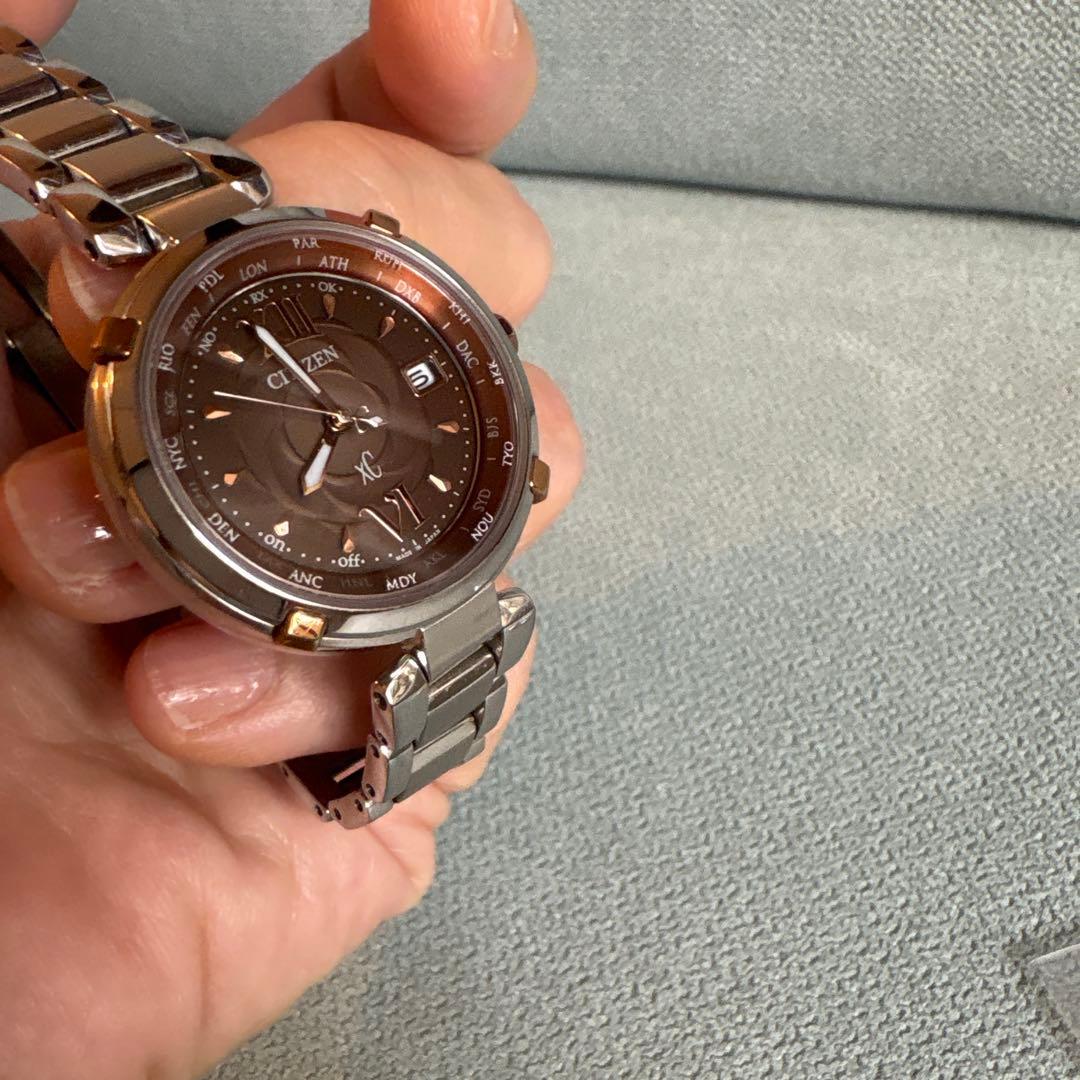 うさぴょん様　綺麗クロスシー　電波時計　ソーラー　レディース