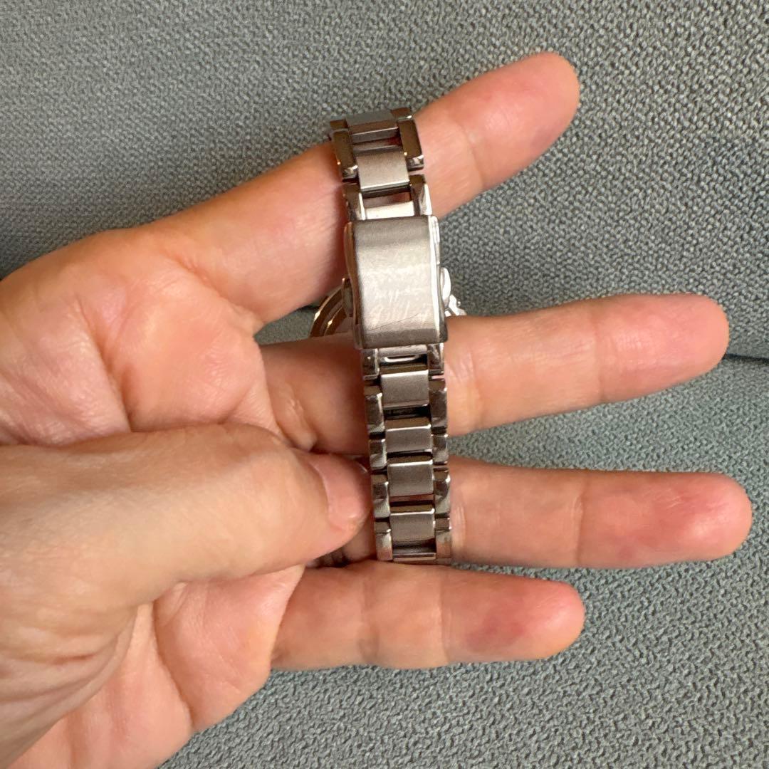 うさぴょん様　綺麗クロスシー　電波時計　ソーラー　レディース