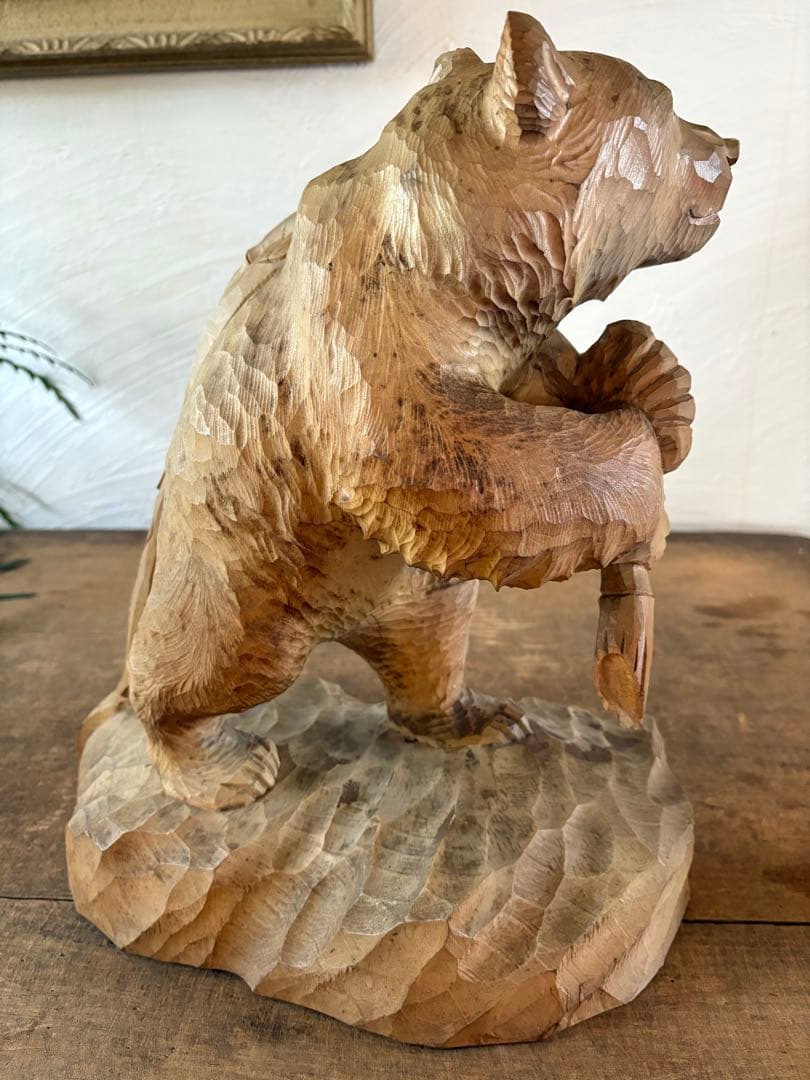 木彫り　鮭担ぎ熊　堀井作