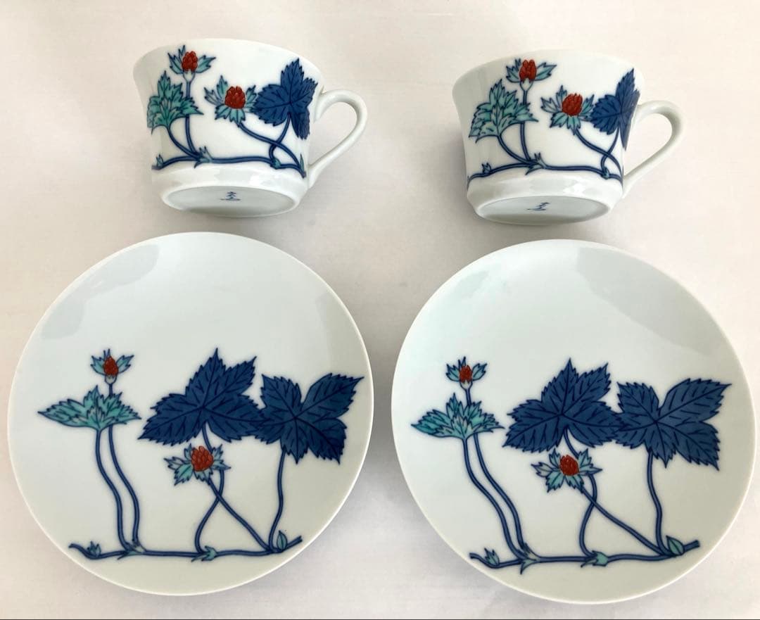 極美品★今泉今右衛門★2客★錦苺絵紅茶碗★カップ＆ソーサー★有田焼★ARITA