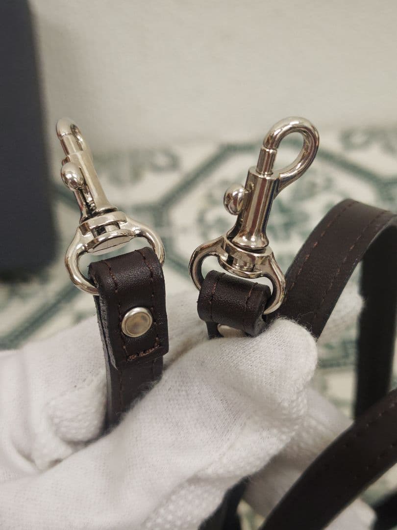 バーバリーショルダータイプの財布、BURBERRY