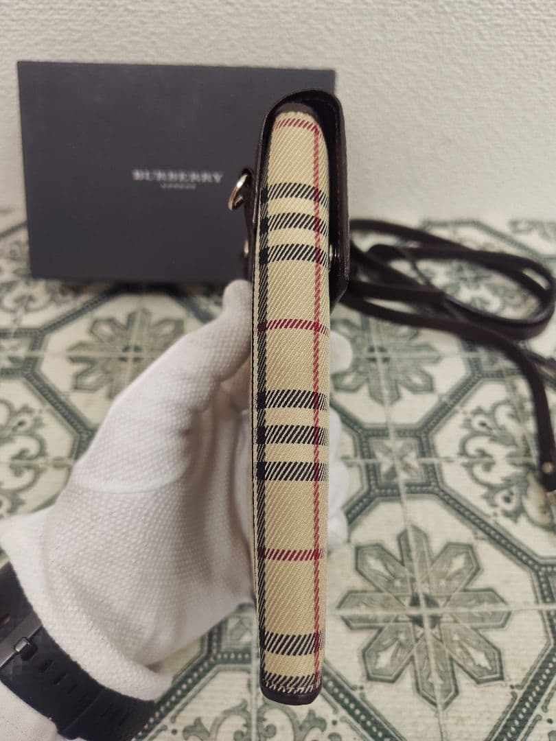 バーバリーショルダータイプの財布、BURBERRY