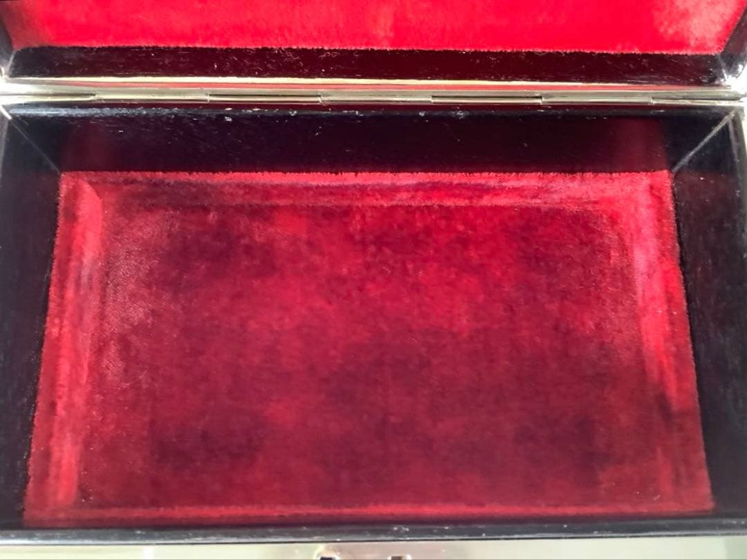 銀製 宝石箱 silver950 鍵付 唐草紋様手彫り 骨董品