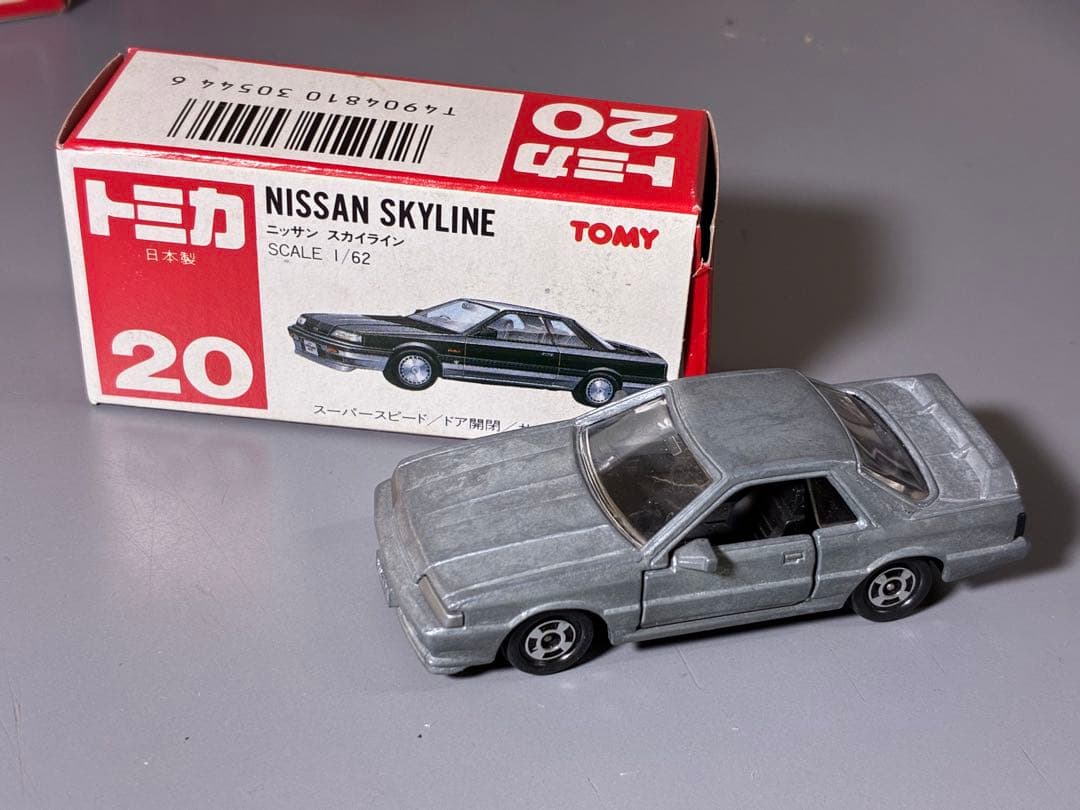 トミカ 日本製 日産 スカイライン 無塗装