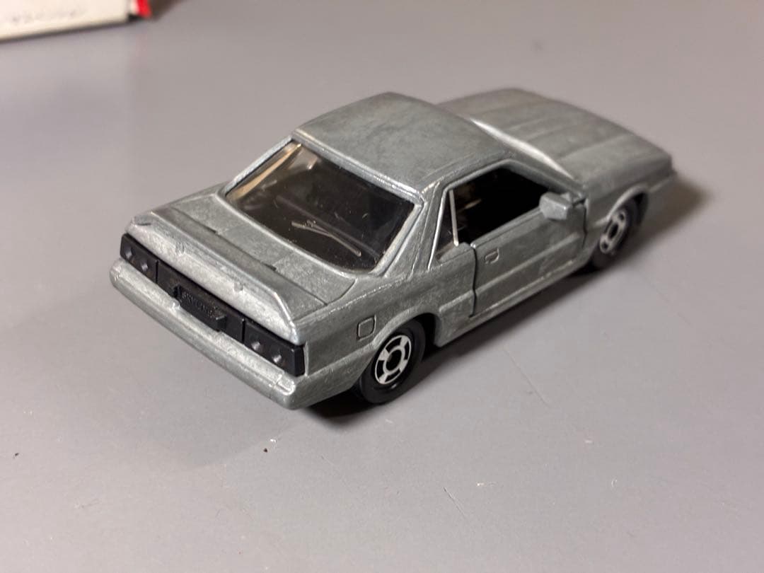 トミカ 日本製 日産 スカイライン 無塗装