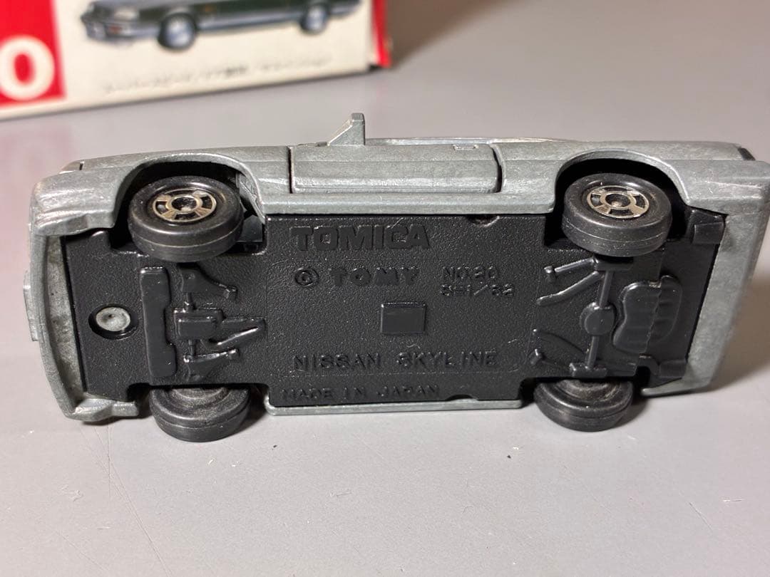 トミカ 日本製 日産 スカイライン 無塗装