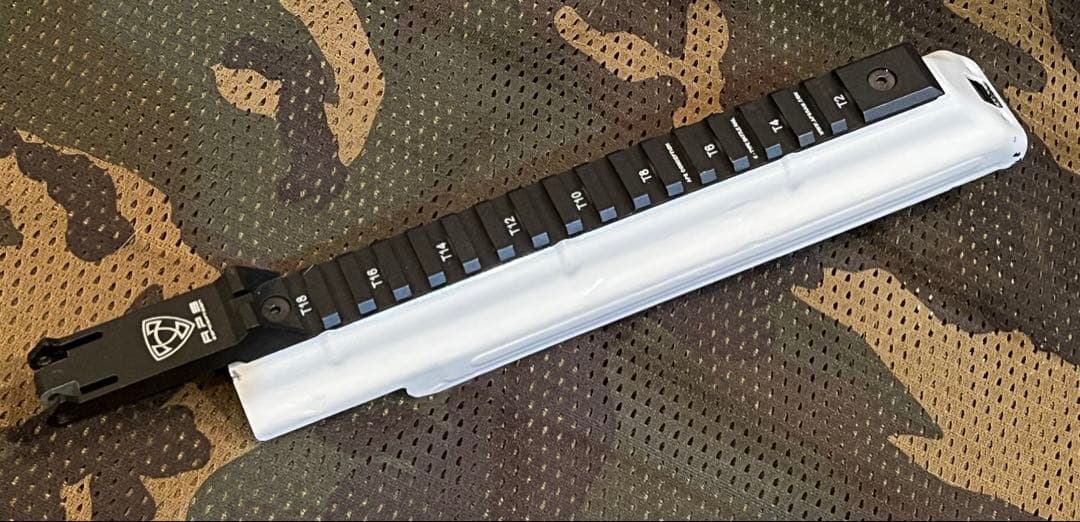 東京マルイ　次世代電動ガン　AKホワイトストーム