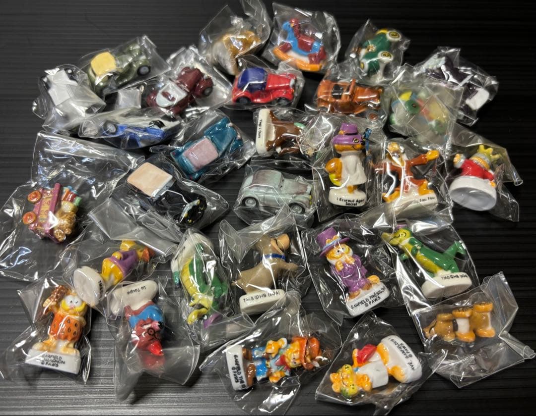 フェーヴ　陶器製　ミニチュア　ガーフィールド　他　29個セット