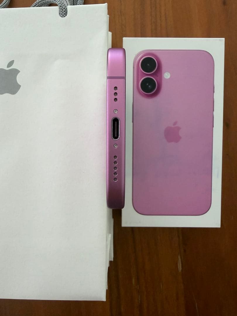 美品 iPhone16 国内SIMフリー版 Apple Store購入