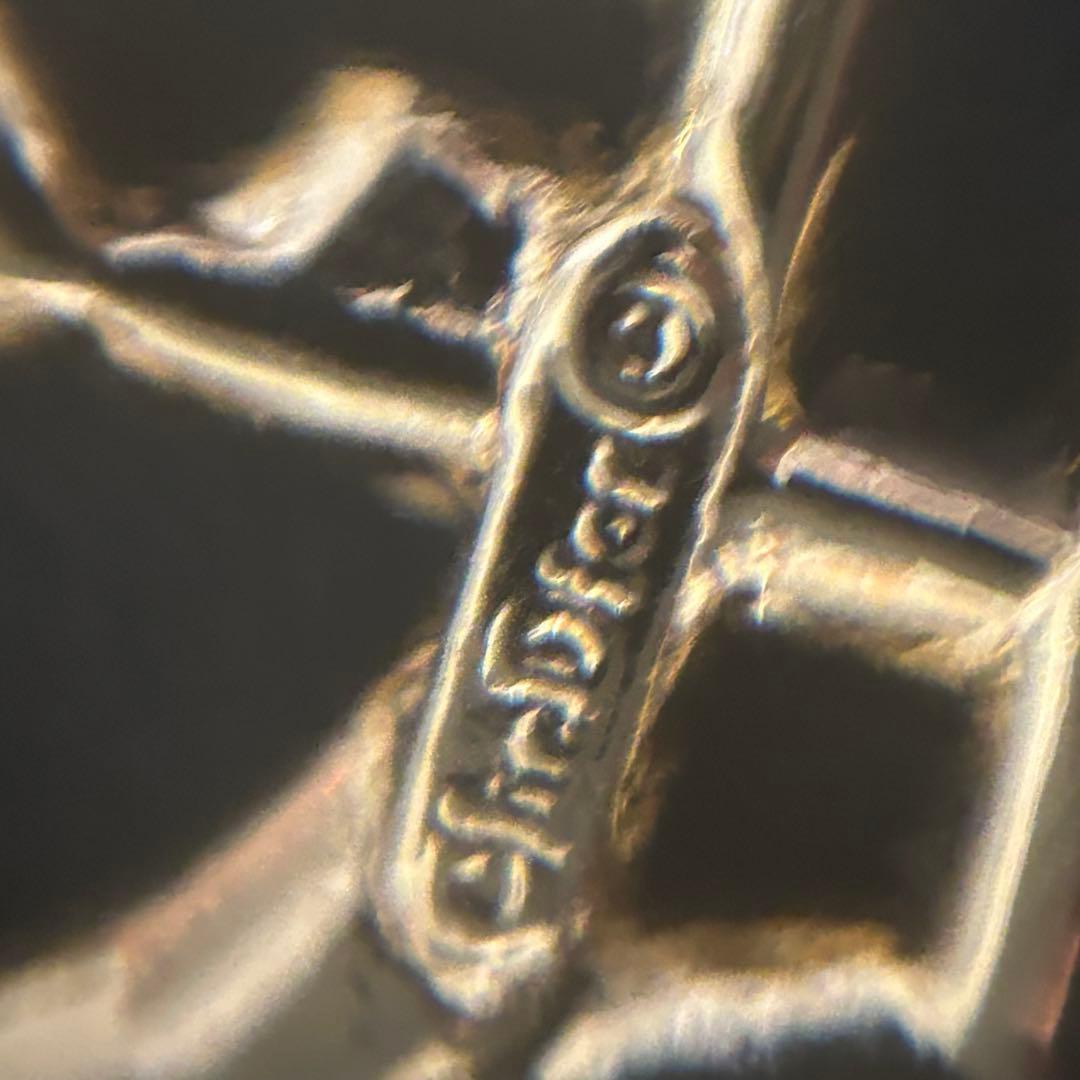 ディオール Dior ゴールド ロゴ ブローチ