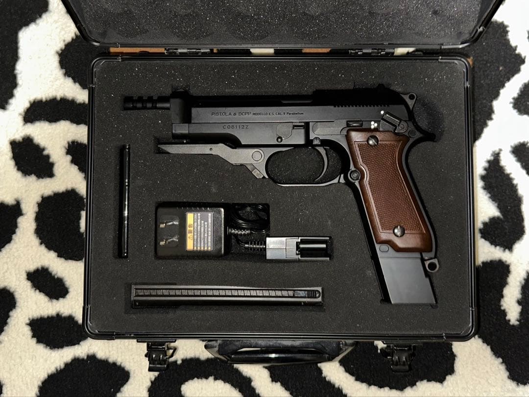 電動ガン　M93R 専用アタッシュケース付き
