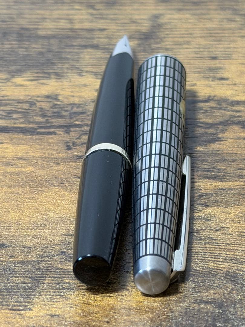 新品未使用　1975年製　蝕刻　エリート　18金　万年筆　パイロット　細字