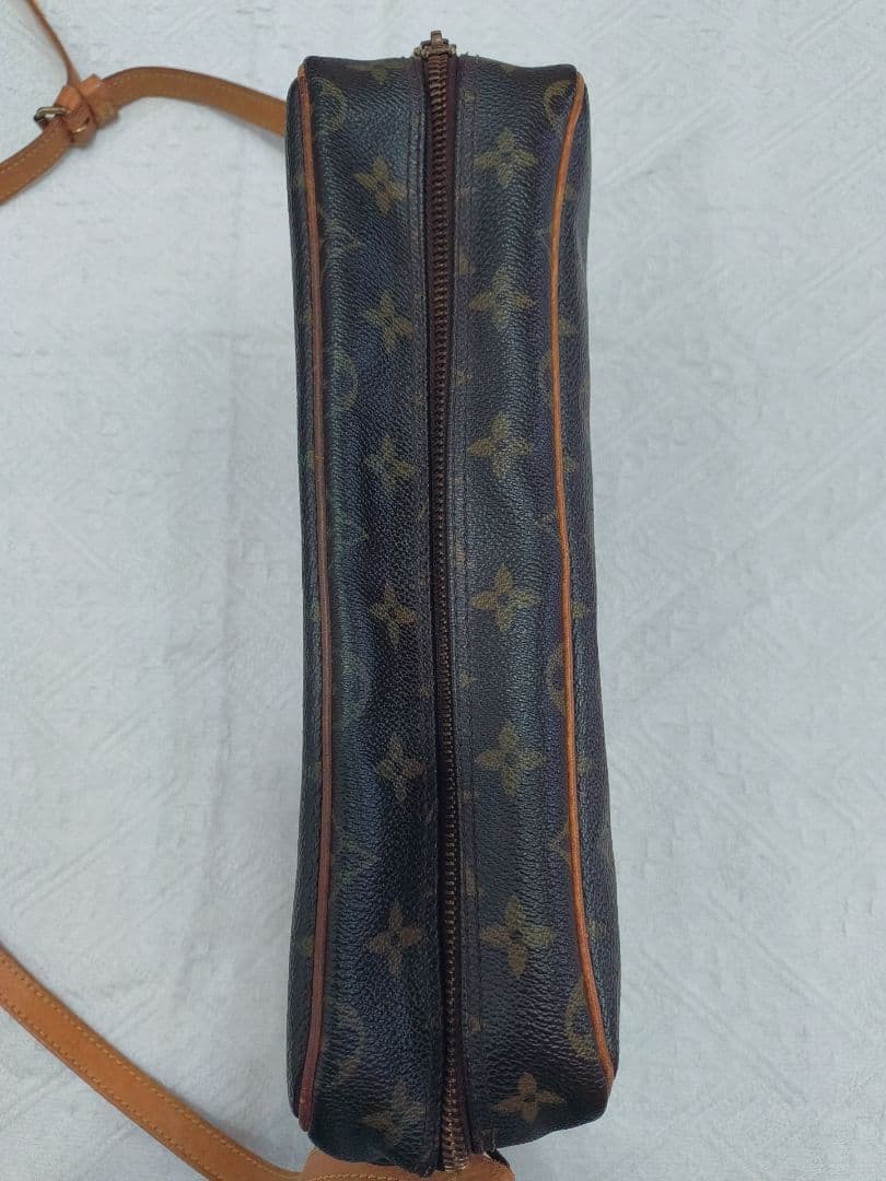 LOUIS VUITTON ショルダーバッグ