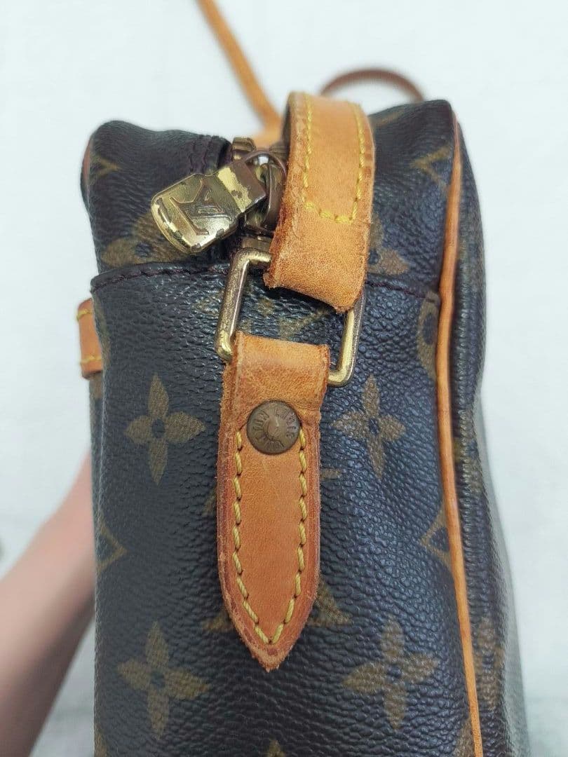 LOUIS VUITTON ショルダーバッグ