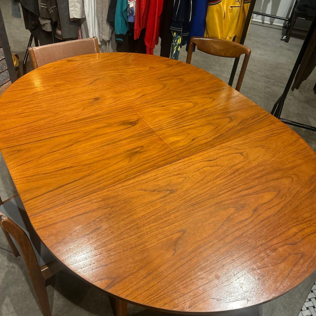 木製円形ダイニングテーブル