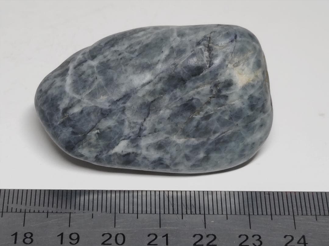 糸魚川㊹ 翡翠 94g ヒスイ 原石 鑑賞石 自然石 誕生石 鉱物 鉱石 水石