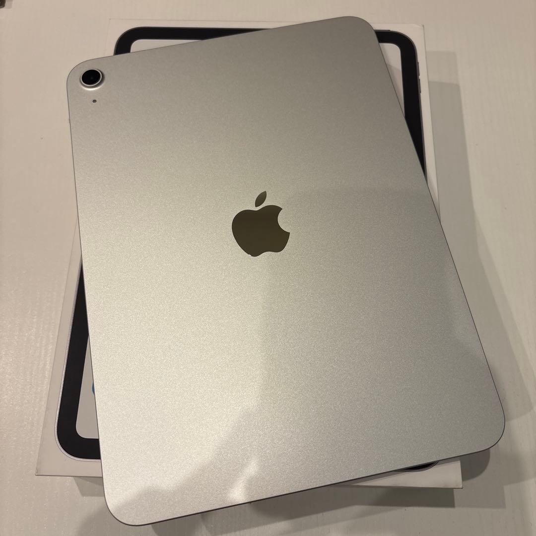 Apple iPad シルバー 本体　A16 Wi-Fi 256GB ほぼ未使用