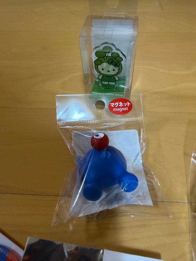 大阪万博　ミャクミャク　お尻マグネット　キティスタンプ　グッズ新品未開封品セット