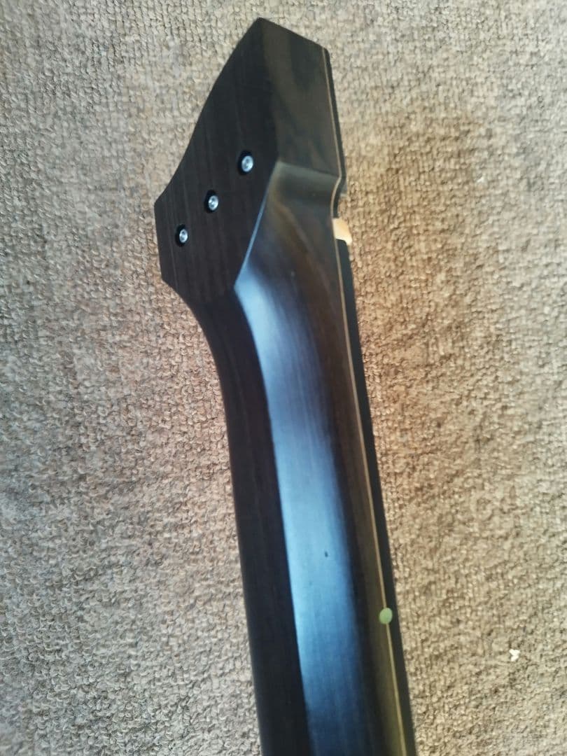 GOC Guitars Ilumina 6弦マルチスケール