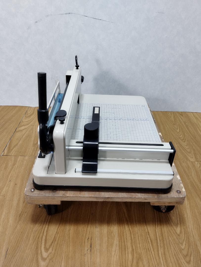 K♢1167 ダイシン 裁断機 ペーパーカッター DS-858A4