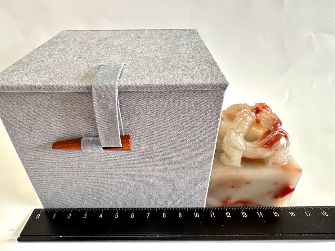 【螭虎献芝】 古獣　美品　ラオス 老挝 水凍　印材 落款 遊印 雅号　大材