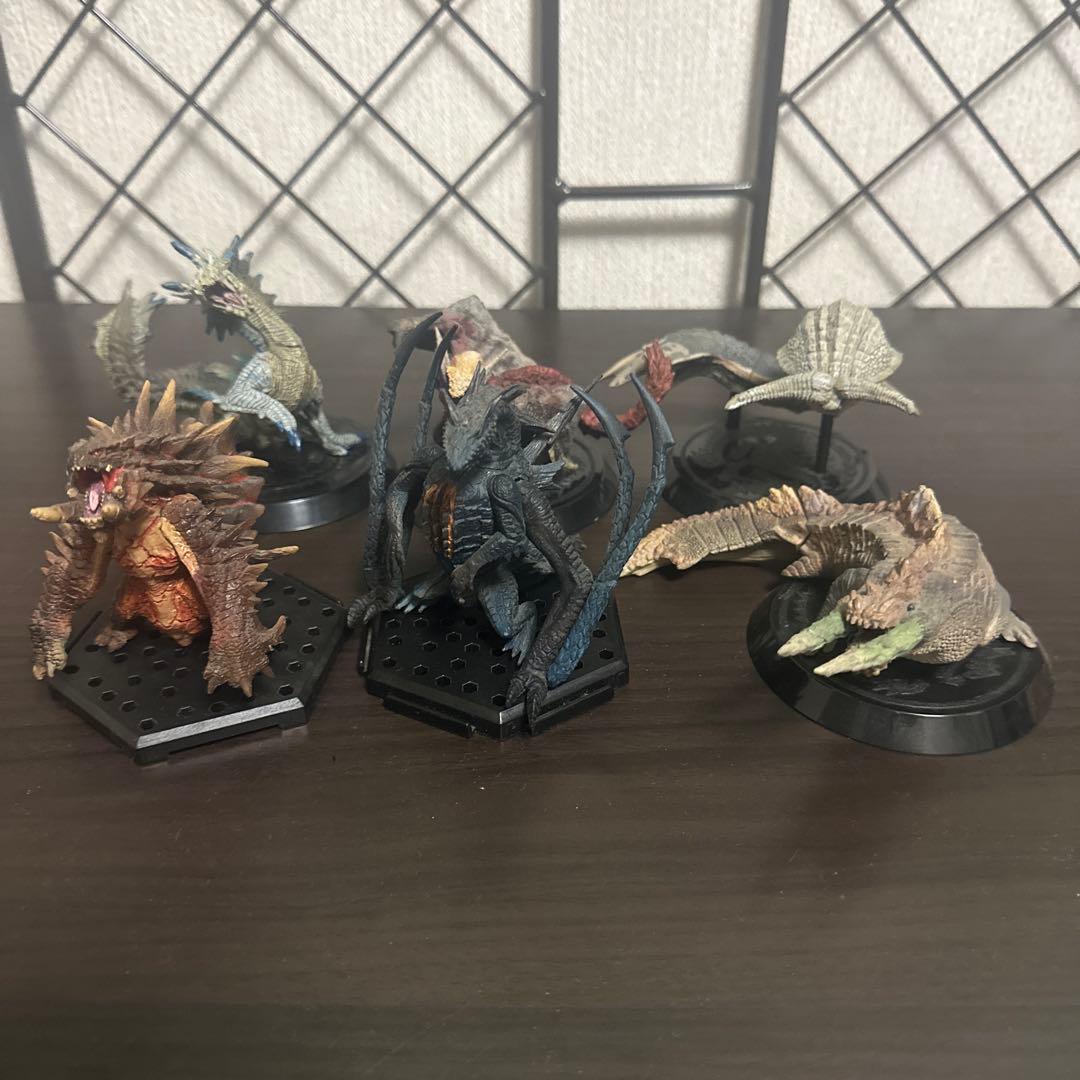 モンハン　フィギュア 6体セット スタンド付き　モンスターハンター