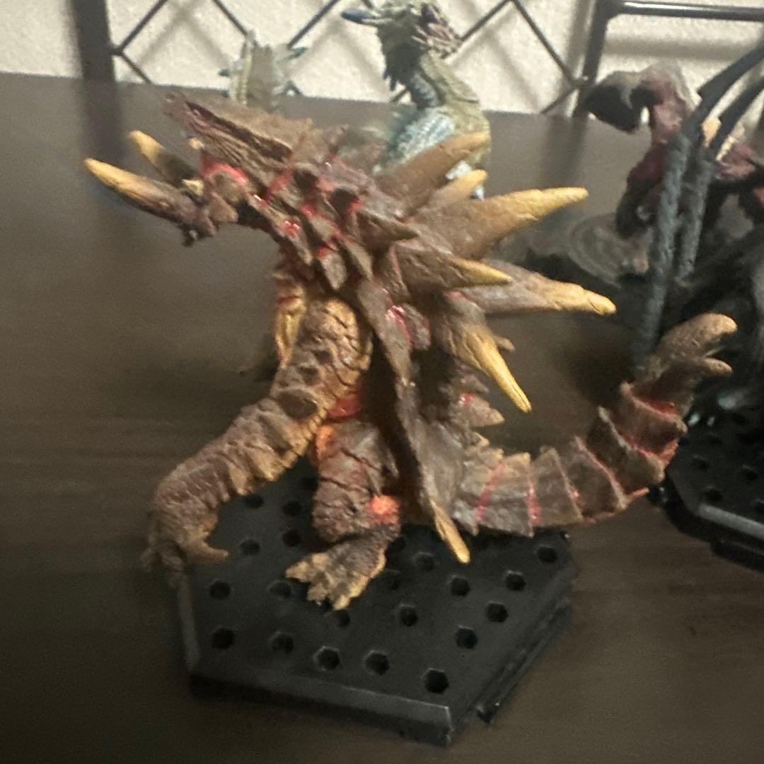 モンハン　フィギュア 6体セット スタンド付き　モンスターハンター