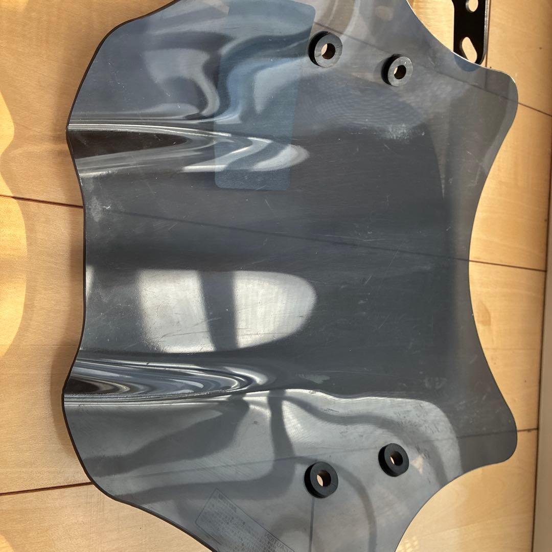 中古品。デイトナ　ウインドシールドss pcx／アドレスv125 ネジキット完備