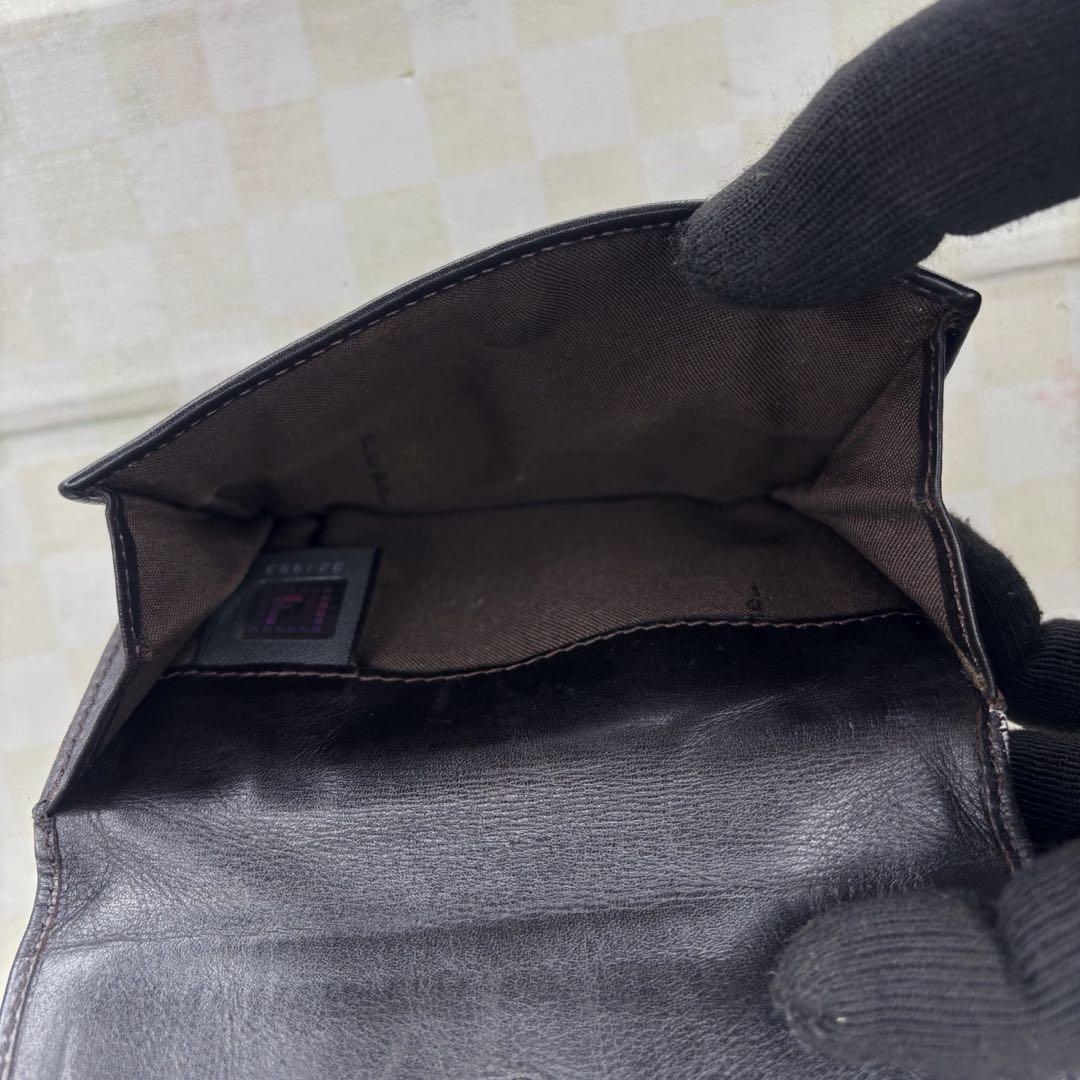 極美品　FENDI フェンディ　財布　二つ折り　M63