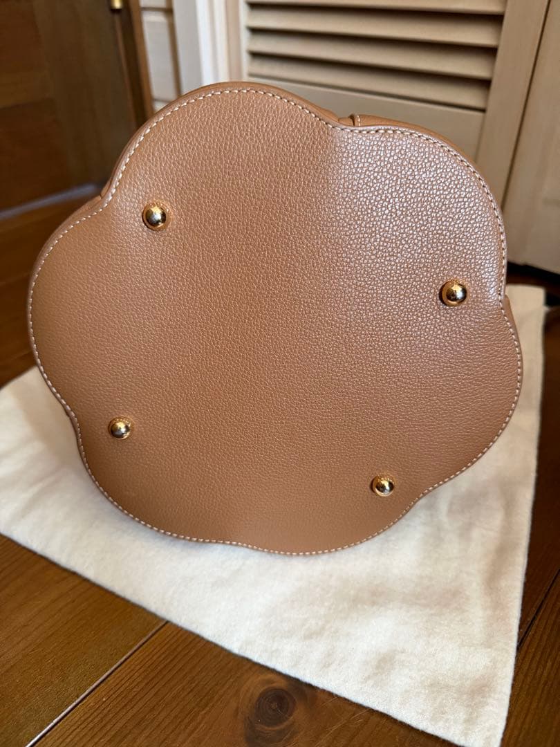 POLÈNE Numéro Huit カヌレバッグ キャメル辺見えみりconte