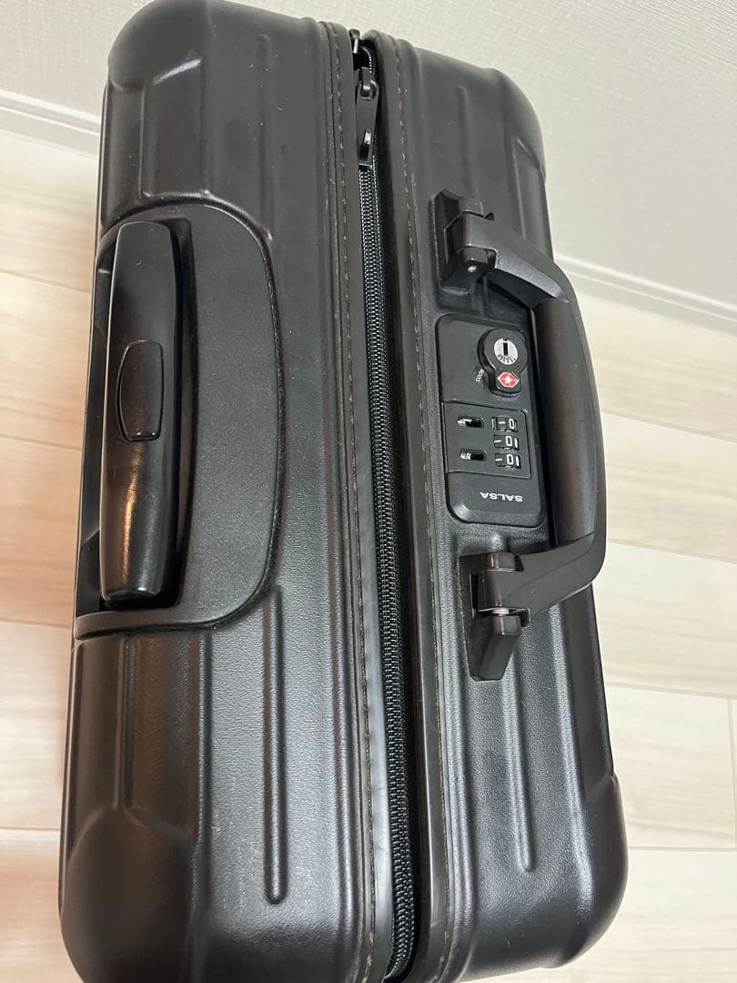 REMOWA（リモワ サルサ）　27L　キャリーケース　４輪