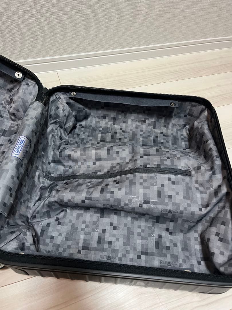 REMOWA（リモワ サルサ）　27L　キャリーケース　４輪