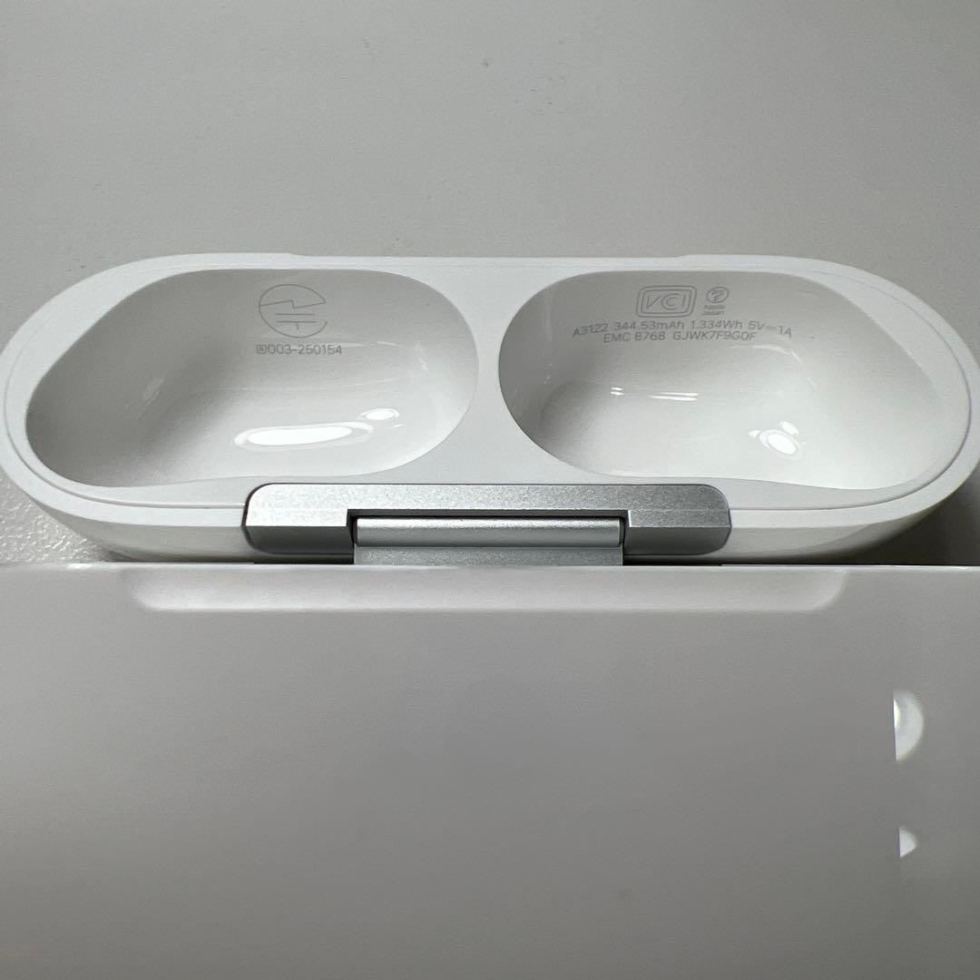 Apple AirPods Pro 第3世代 充電ケース A3122 59