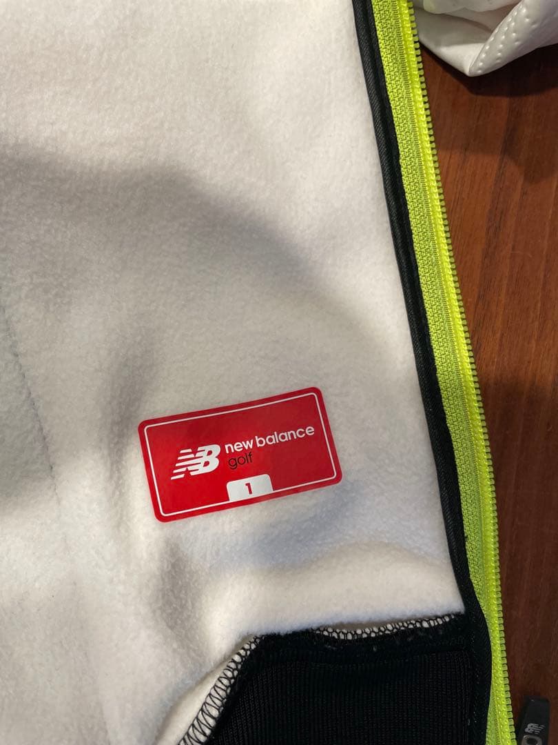 New Balance フード付きジャケット ホワイト/ブラック