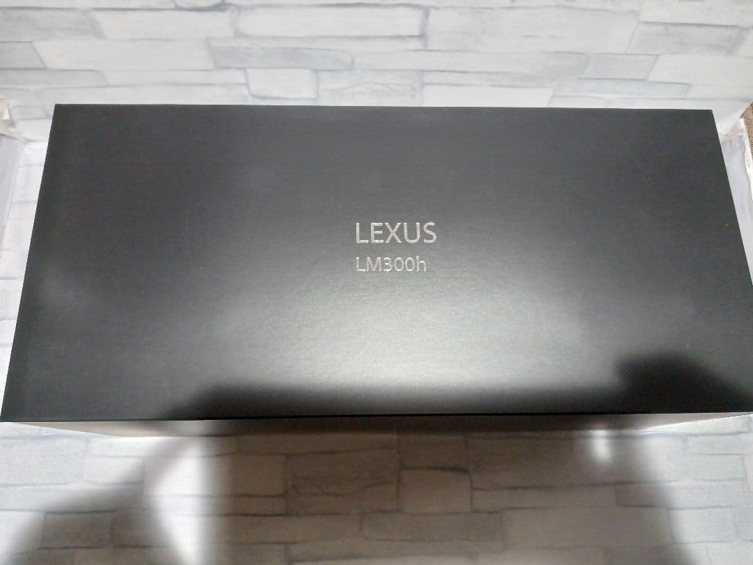 1/18 京商　ディーラー品　レクサス　LM300h ミニカー　ホワイト