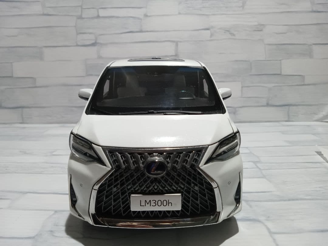 1/18 京商　ディーラー品　レクサス　LM300h ミニカー　ホワイト