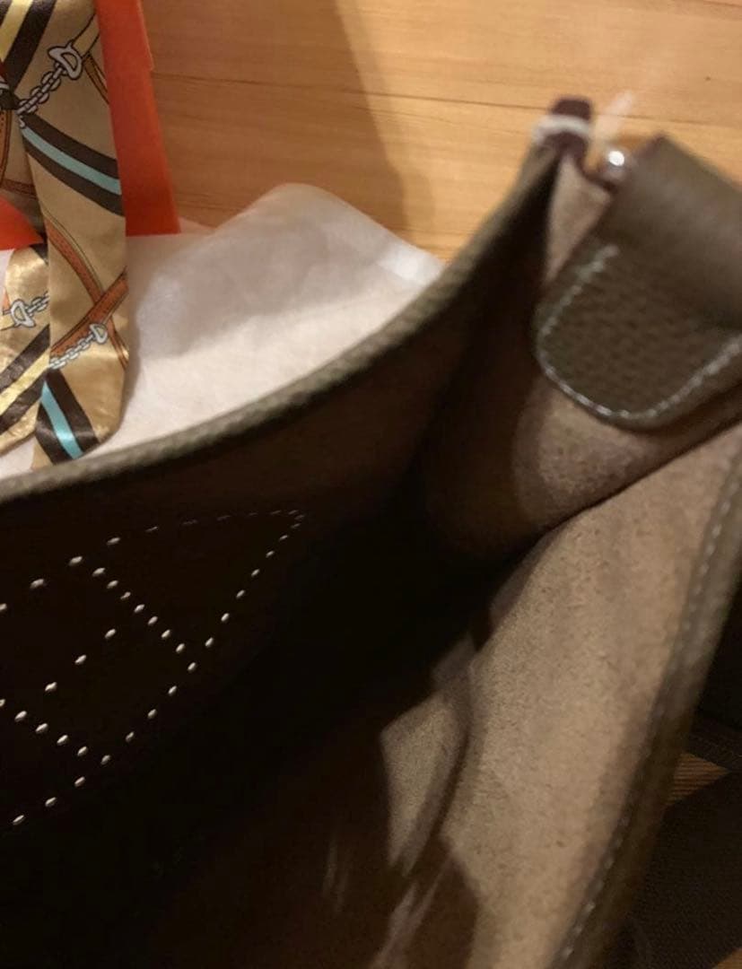 Hロゴ Hパンチング ショルダーバッグ ショルダーストラップ2本付き 最高級革