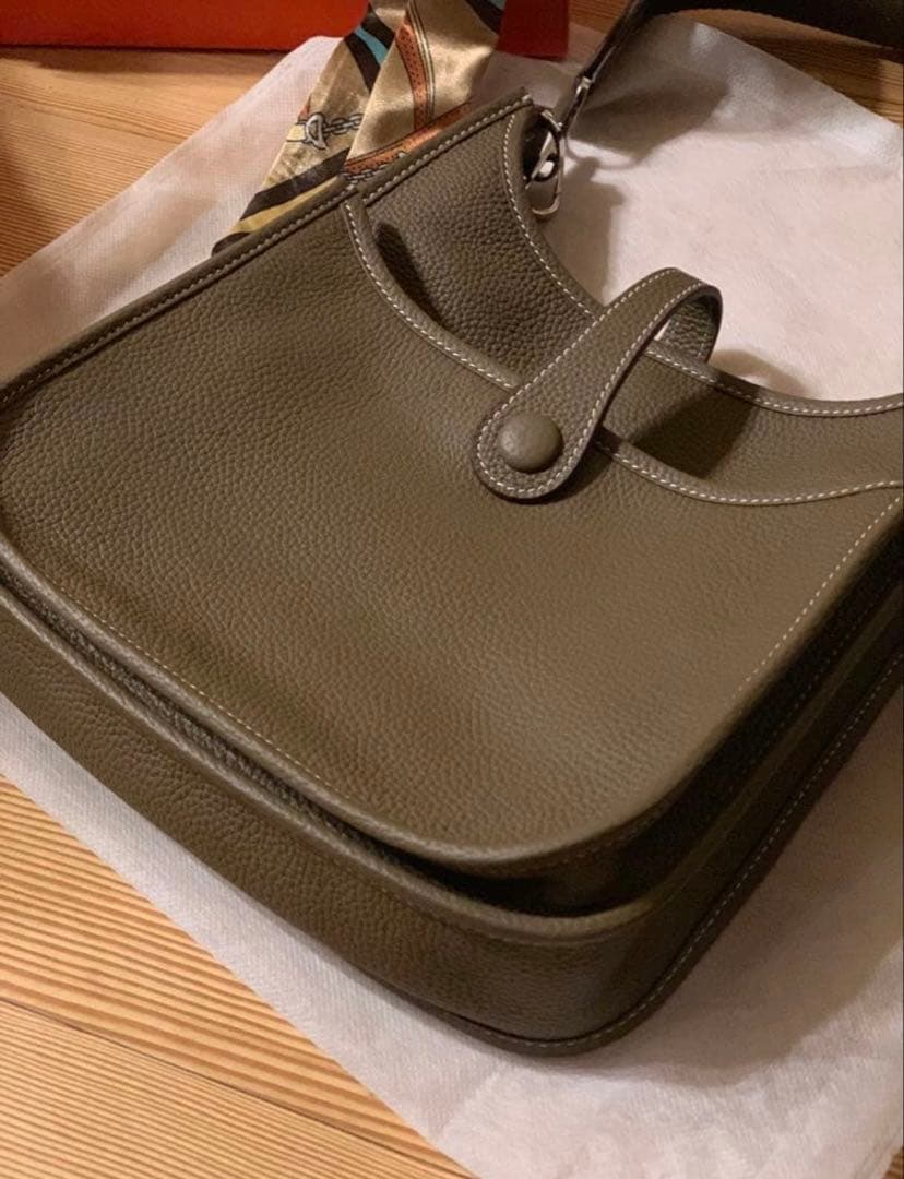 Hロゴ Hパンチング ショルダーバッグ ショルダーストラップ2本付き 最高級革