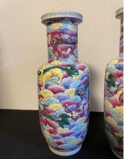 【海】中国美術品  大清道光年製在銘　粉彩獅子図花瓶　九獅子花瓶　2本　希少美品