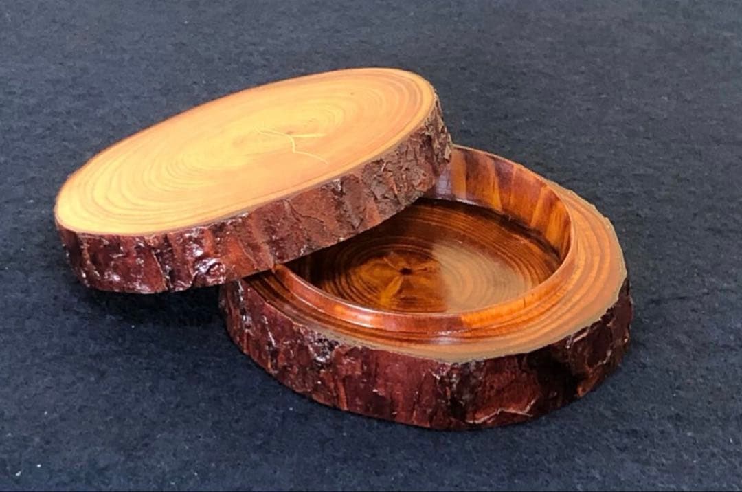 【美品】「母」アメンボ 水面 蒔絵 松材 香合 道場 宗廣 共箱(122A⑤)