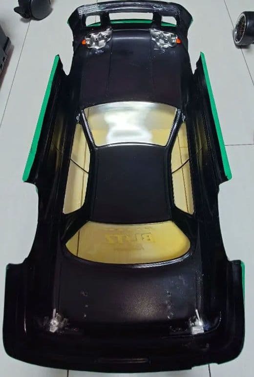 パンドラ　スカイラインR32 4ドア　ボディ