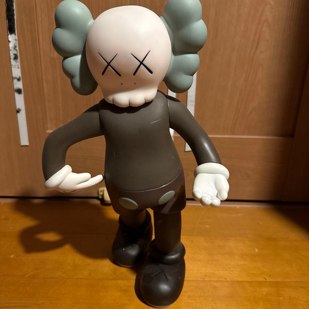 Kaws Companion フィギュア グレー ブラック フェイク品