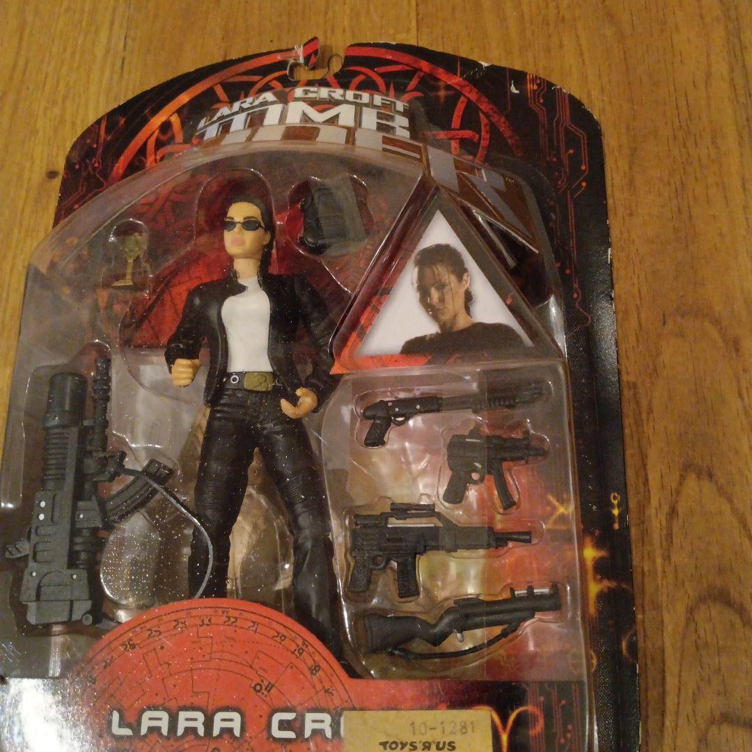 新品 トゥームレイダー ララ・クロフト イン モーターサイクル ギア フィギュア