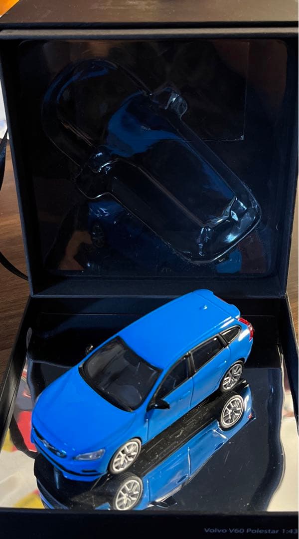 自動車 polestar VOLVO V60 1:43