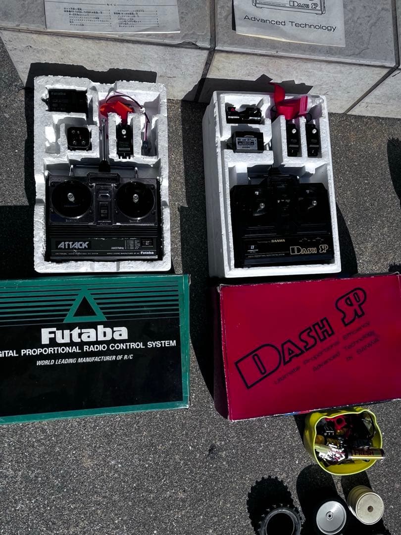 Futaba DASH P コントローラーとラジコンカーセット