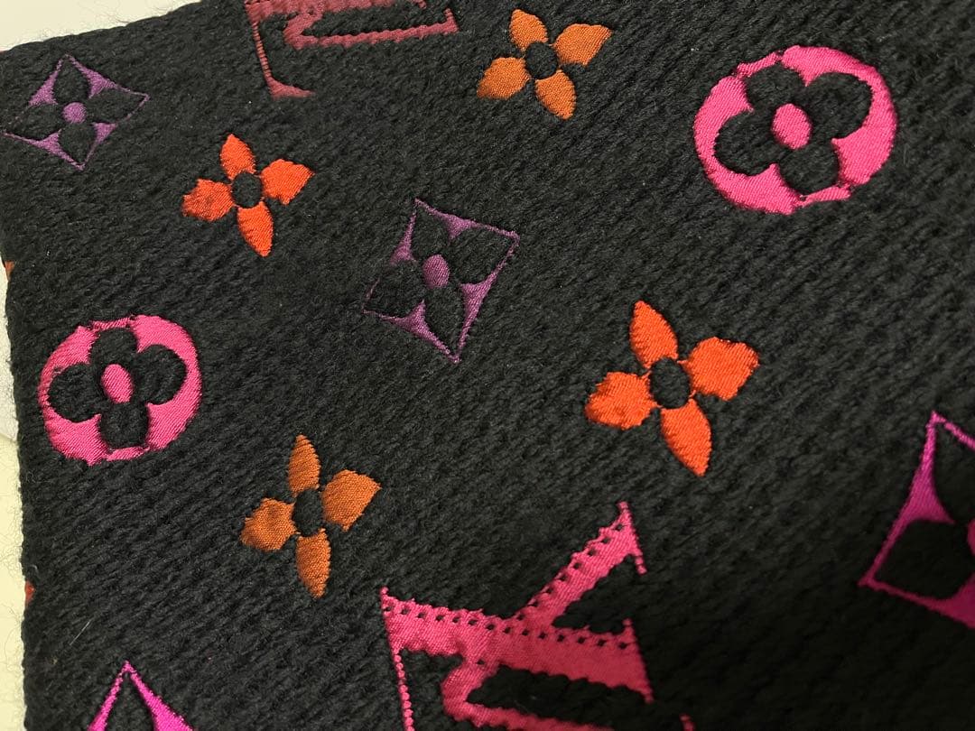 【年始お年玉値下】レア！ルイヴィトン マフラー エシャルプ ブラックレインボー