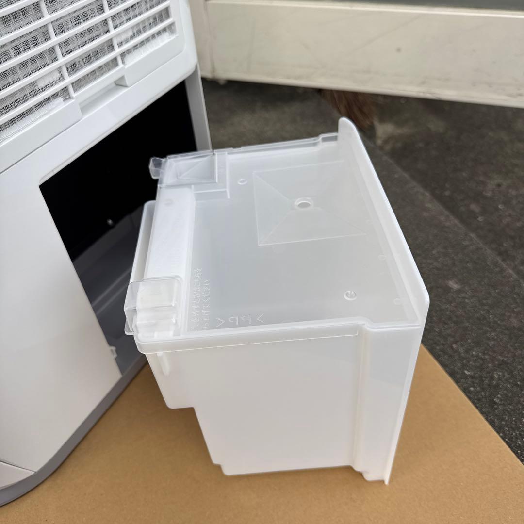 DRY & LAUNDRY 除湿機 ホワイト