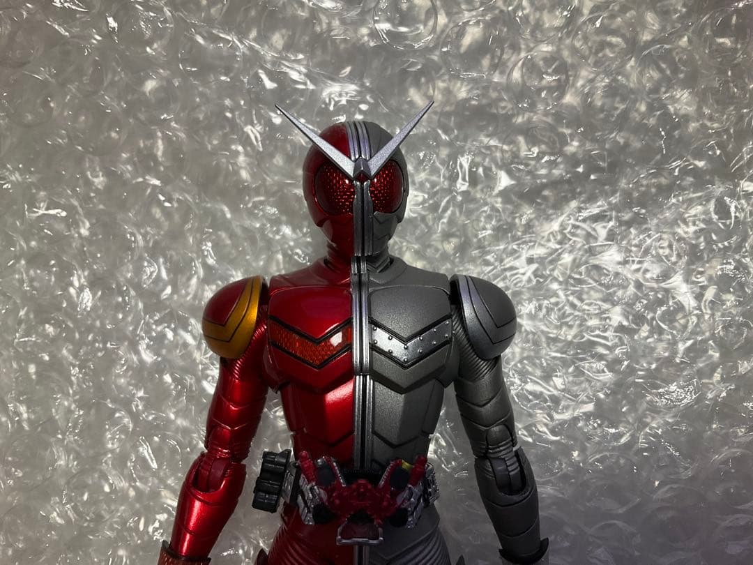 【中古品】S.H.Figuarts 真骨頂 仮面ライダーWヒートメタル 風都探偵