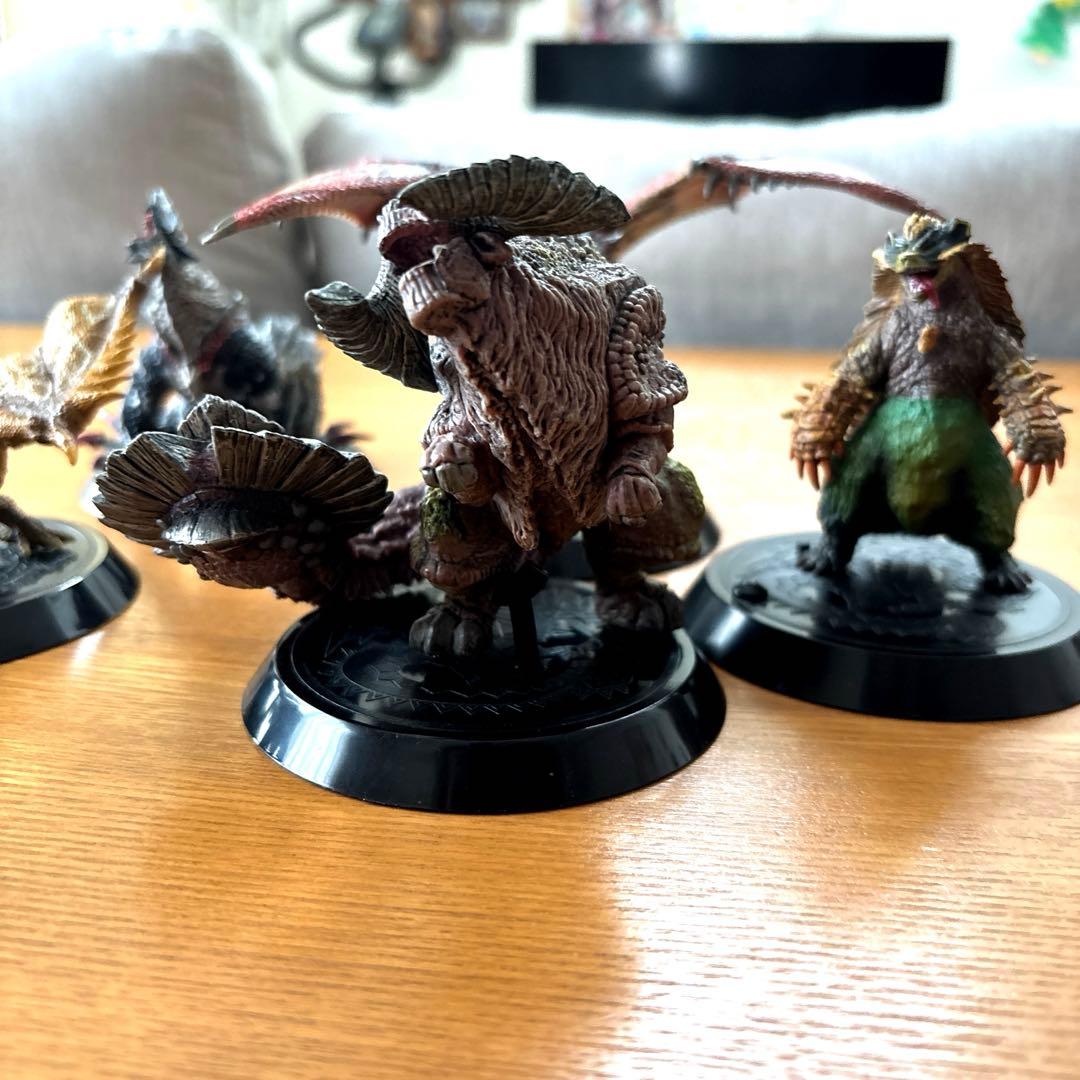 モンスターハンター　フィギュア　ぬいぐるみ　ストラップ　24体セット